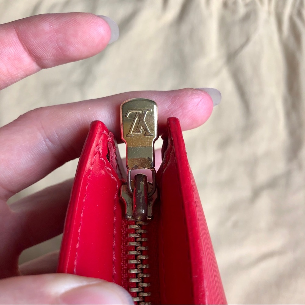 Louis Vuitton Saint Jacques Red Epi Shoulder Bag - Picture 4 of 8